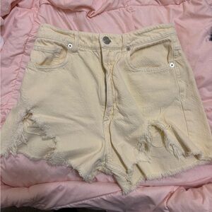 Light yellow Zara Jean shorts!